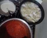 Foto del paso 2 de la receta: De hoy! Capelettis de acelga y pollo con salsa roja y salsa blanca ! Todo casero😄😄