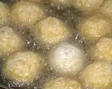 Foto langkah ke 6 dari resep Bola2 tahu dan ayam bumbu kare.