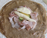 Foto del paso 3 de la receta: Galettes con espinacas, huevo a la plancha, jamón y aguacate