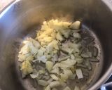 Une image de l'étape 1 de Soupe de légumes à l’os de bœuf et épices tandoori.
