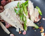 รูปขั้นตอนการทำที่ 2 ของ ผัดพริกแกงหมูสับใส่ใบงาเกาหลี