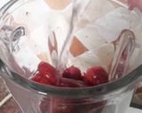 A picture of step 5 of Strawberry Limca.