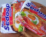 A picture of step 1 of Mi Goreng (Instan Noodle).