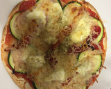 Foto del paso 3 de la receta: Pizza/taco con calabacín