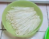 Foto langkah ke 4 dari resep Ayam kukus enoki.