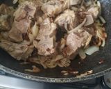 A picture of step 3 of Bhindi gosht.