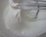 A picture of step 10 of Fluffy Moist Swiss Roll.