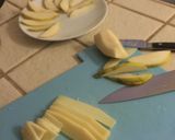 A picture of step 1 of Pear With Manchego Cheese.