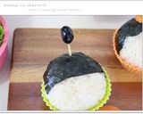 A picture of step 5 of Simple Hina Doll Onigiri for Bento.