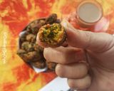 A picture of step 4 of Methi Muthiya (Fried Fenugreek Dumplings).
