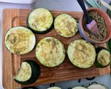 Une image de l'étape 4 de Courgettes rondes et oignon rouge au pesto.