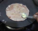 रागी की रोटी (Ragi ki roti recipe in hindi) रेसिपी चरण 6 फोटो