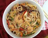 Foto langkah ke 10 dari resep Japchae Korean Seafood.
