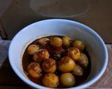 Foto langkah ke 4 dari resep Semur Telur Puyuh.