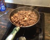 A picture of step 3 of Beef shawarma sandwich.