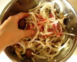 A picture of step 3 of Pan Fried, Salt and Ginger Flavored Pork and Mushroom.