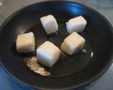 A picture of step 3 of Agedashi Tofu (Fried Tofu).
