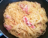 Foto del paso 10 de la receta: Espaguetis con surimi al ajillo