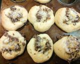 A picture of step 7 of Cheeseburger Buscuits.