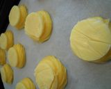 A picture of step 12 of Crispy Bear Cream Puffs.