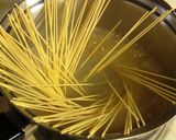 A picture of step 2 of Pasta al Pomodoro.