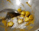 A picture of step 3 of Dhaniya Panjiri.