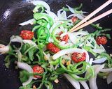 A picture of step 4 of Short Pasta with Dried Tomatoes and Green Peppers.
