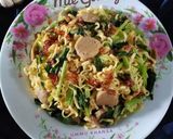 Foto langkah ke 5 dari resep Mie Goreng Praktis.