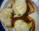 A picture of step 4 of Baked beans on toast with egg.