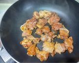 A picture of step 4 of Three Cup Chicken with King Oyster Mushrooms.