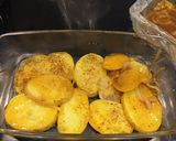 Foto del paso 5 de la receta: Fricandó Exprés de Pollo Asado con Néctar de Ciruelas y Patatas Fondant al Pimentón