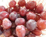 A picture of step 1 of Grape Compote.