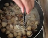 Foto del paso 5 de la receta: Arroz integral meloso con pulpo y berberechos frescos