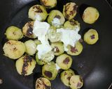 Foto del paso 1 de la receta: 🍳🧀Revuelto de repollitos de Bruselas a los 4 quesos 🧀🍳