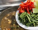 Foto langkah ke 3 dari resep Tumis Kacang Kol dan bakso.