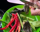 Foto langkah ke 1 dari resep Udang tempe pare gule hijau.