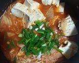 Hình bước làm 5 của món Canh kim chi ức gà gạo lứt ăn kèm rong biển (Eat clean)