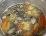 Hình bước làm 2 của món Canh Chua Hàu