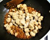 A picture of step 6 of Soya Nuggets Curry.