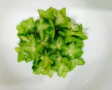 Hình bước làm 3 của món Canh nghêu nấu khế