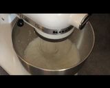 Une image de l'étape 3 de Verrines de fraises mousse fromage blanc.
