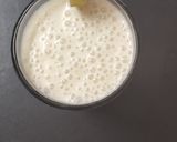 A picture of step 4 of Banana lassi.