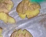 A picture of step 4 of Italian Smashed Potato.