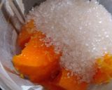 A picture of step 2 of Semolina mango cake.