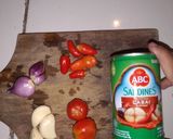 Foto langkah ke 1 dari resep Sarden kaleng pedas.