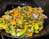 A picture of step 2 of Chilli vermicelli.