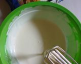 Foto langkah ke 2 dari resep Bolu Kukus Abon Ayam.