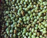 Foto langkah ke 2 dari resep Gangan Kacang Hijau Pucuk Katu Khas Kutai.