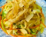 Hình bước làm 9 của món Vào bếp cùng con: gỏi sứa wasabi