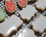 A picture of step 2 of Basic Royal Icing (No extra Flavour).